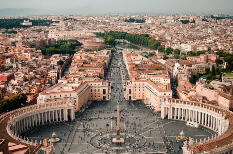 El Conclave y la elección del nuevo Papa: el futuro de la Iglesia Católica