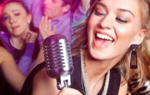 Disfruta de la experiencia de cantar en cualquier lugar y en cualquier momento