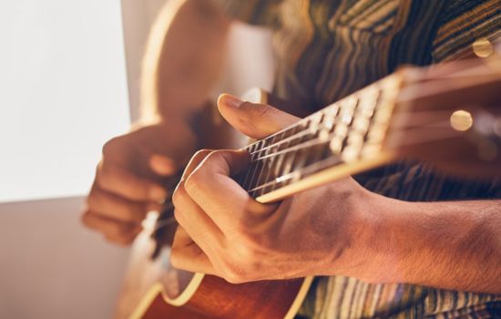 Mejora tus habilidades con las aplicaciones learn Guitar